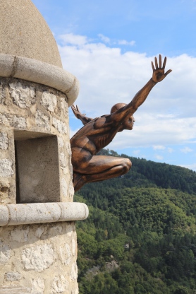 Lavarenne diving sculpture