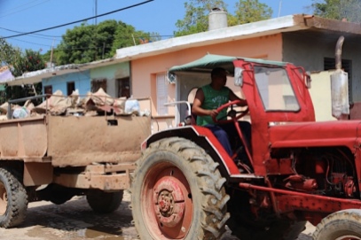 tractor in Cuba