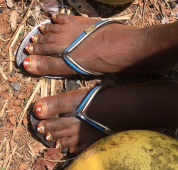 Painted toes, Guinea