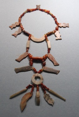 Jade necklace of 163 pieces